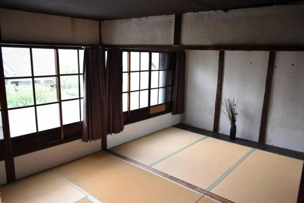 【利灸ゲストハウス】3 Mins Walk To Kyoto Station! Unique House！
