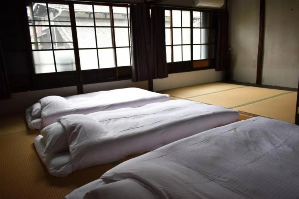 【利灸ゲストハウス】3 Mins Walk To Kyoto Station! Unique House！