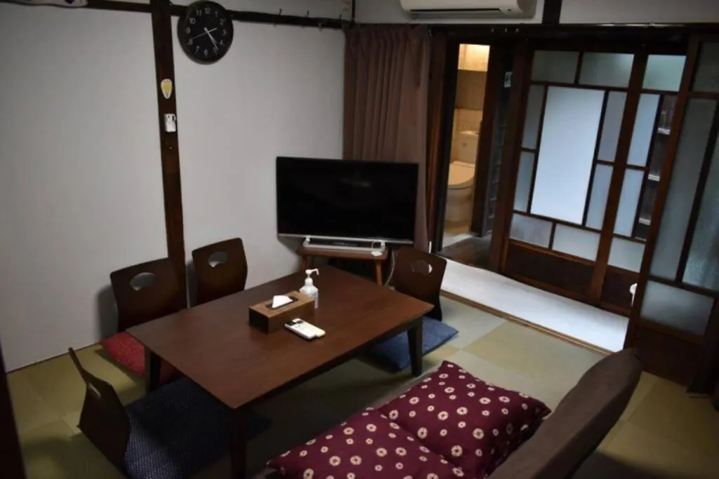 【利灸ゲストハウス】3 Mins Walk To Kyoto Station! Unique House！ Villa